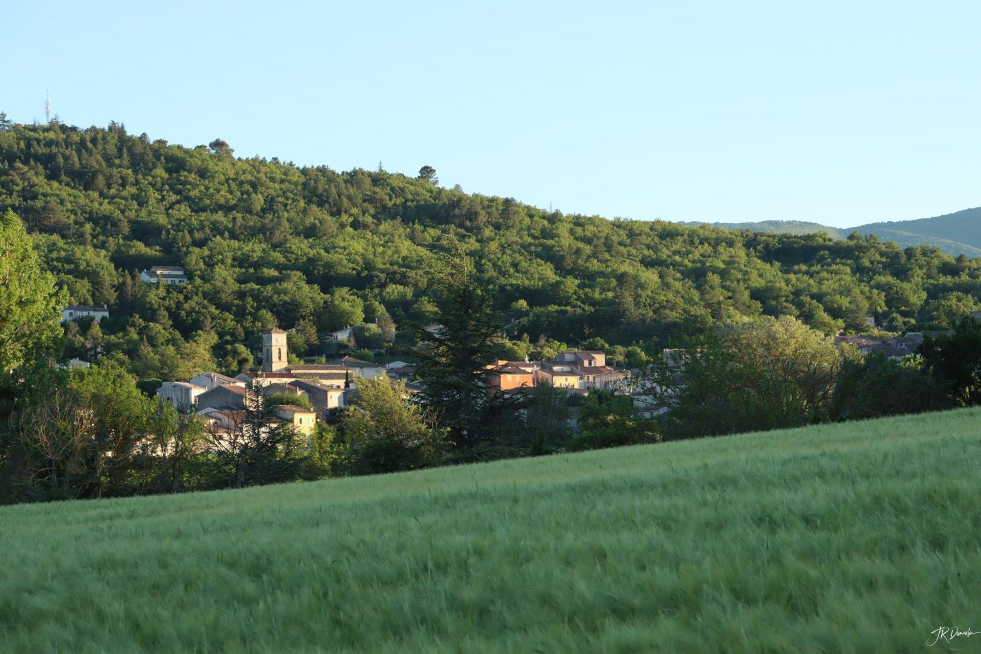 Studio Dans Le Luberon Céreste Εξωτερικό φωτογραφία