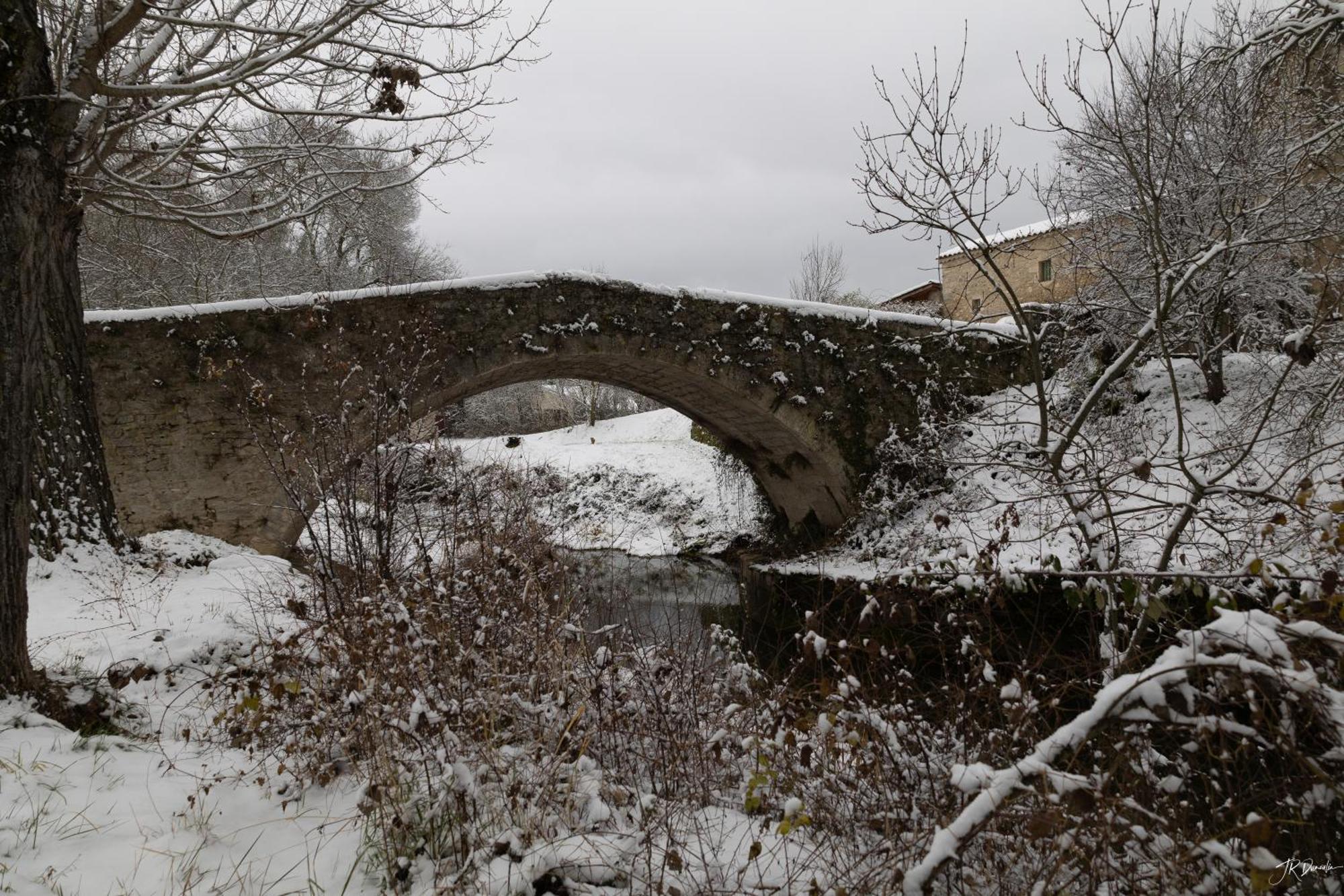 Studio Dans Le Luberon Céreste Εξωτερικό φωτογραφία