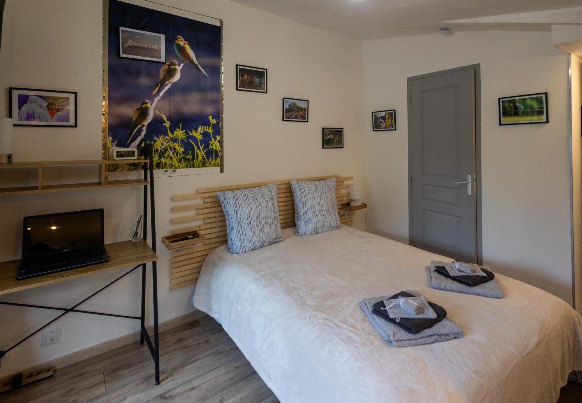 Studio Dans Le Luberon Céreste Εξωτερικό φωτογραφία